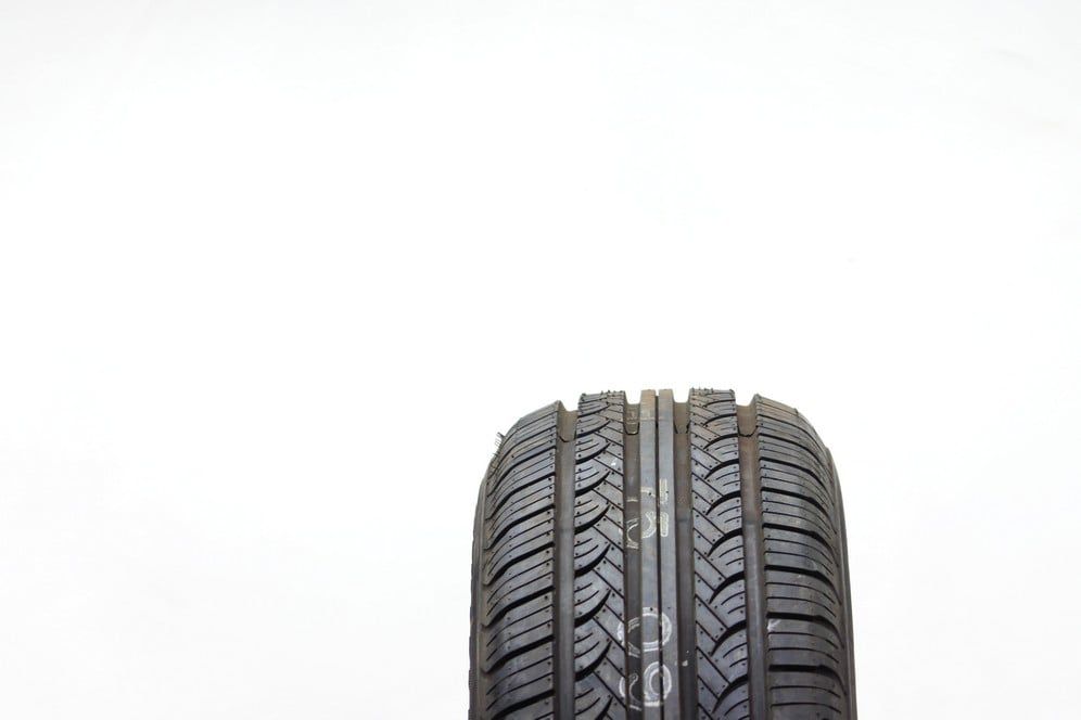 Set of (2) New 215/70R15 Yokohama Avid Touring S 98S - 10/32 - Image 2