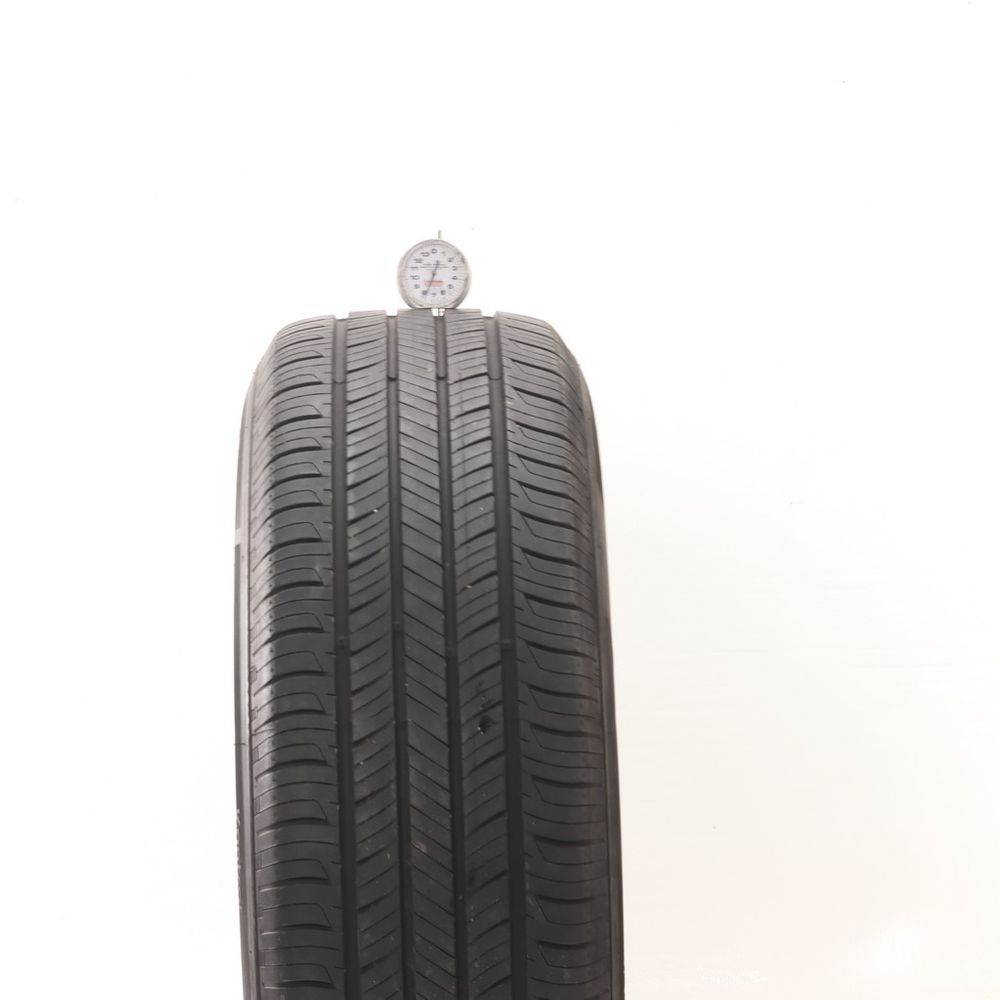 Set of (2) Used 235/65R17 Hankook Kinergy GT 104H - 7.5-8.5/32 - Image 2