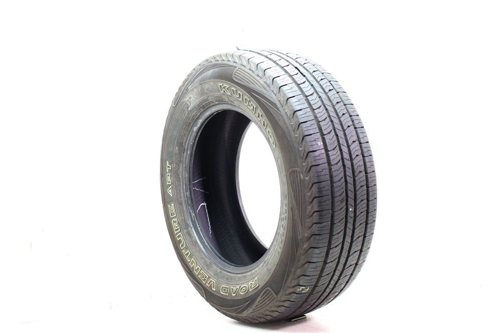 Used 255/65R17 Kumho Road Venture APT 108T - 8.5/32 - Image 1