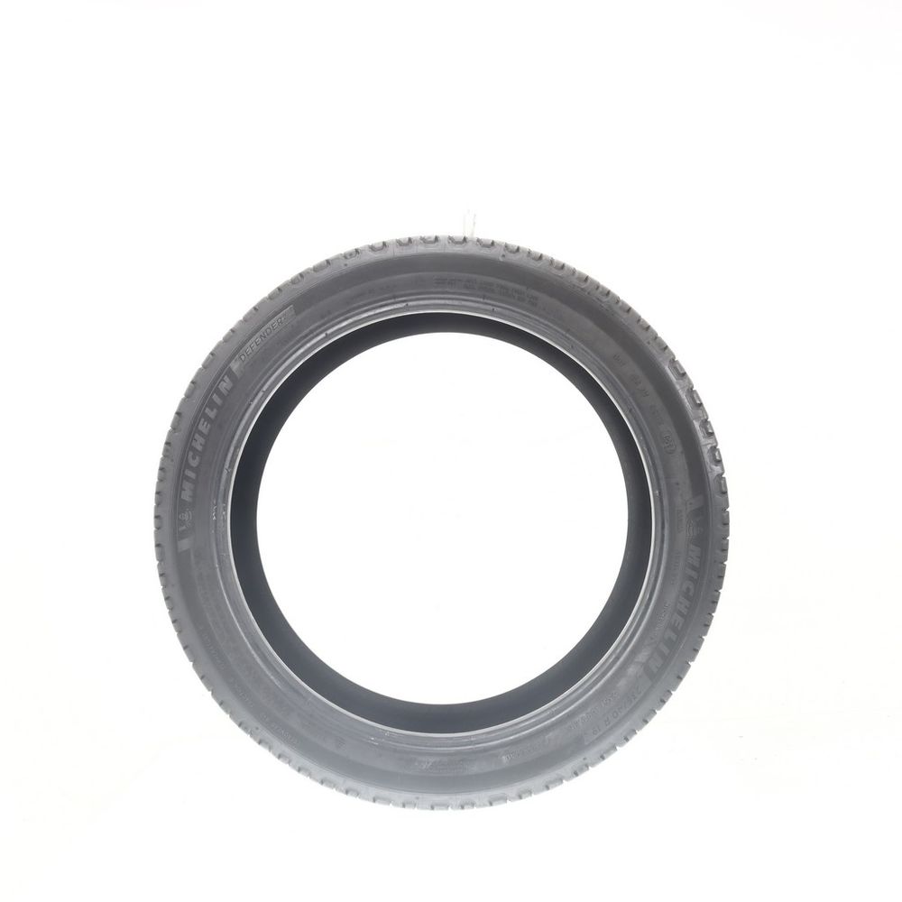 Used 235/40R19 Michelin Defender 2 96V - 7.5/32 - Image 3