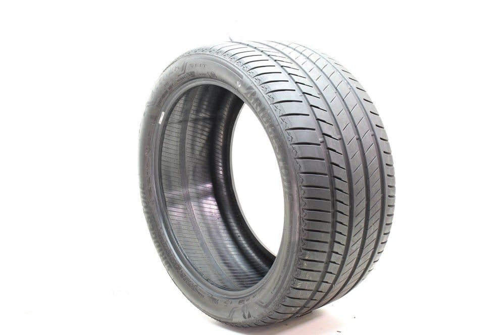 Set of (2) Used 315/35R21 Bridgestone Alenza 001 RFT 111Y - 6-7.5/32 - Image 4