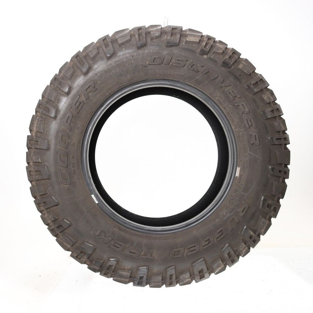 Used LT 285/70R17 Cooper Discoverer Rugged Trek 121/118Q E - 9/32 - Image 3
