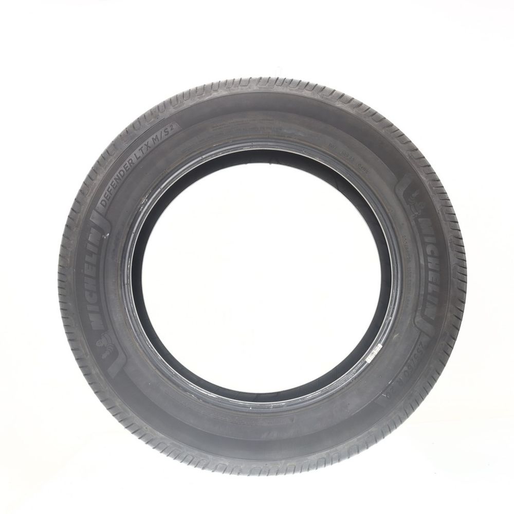 Set of (2) Used 255/60R20 Michelin Defender LTX M/S 2 113H - 9-9.5/32 - Image 3