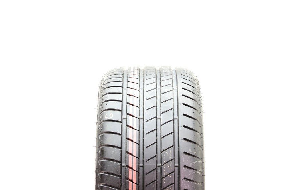 Used 265/50R19 Bridgestone Alenza 001 RFT 110W - 10/32 - Image 2