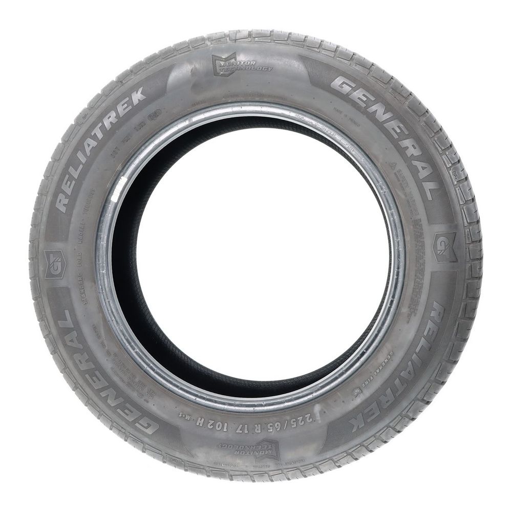 Used 225/65R17 General Reliatrek 102H - 6.5/32 - Image 3