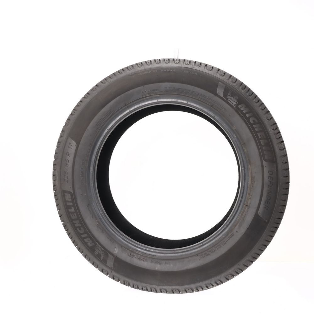 Set of (2) Used 225/65R17 Michelin Defender 2 102H - 10-10.5/32 - Image 6