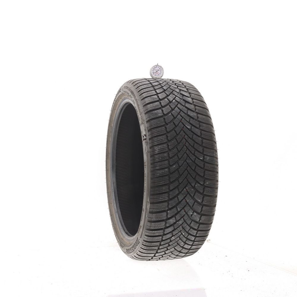 Set of (2) Used 235/40R19 Bridgestone Blizzak LM-005 96V - 9-9.5/32 - Image 1