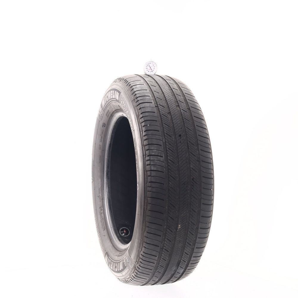Set of (2) Used 235/65R18 Michelin Premier LTX 106V - 5.5-6/32 - Image 1