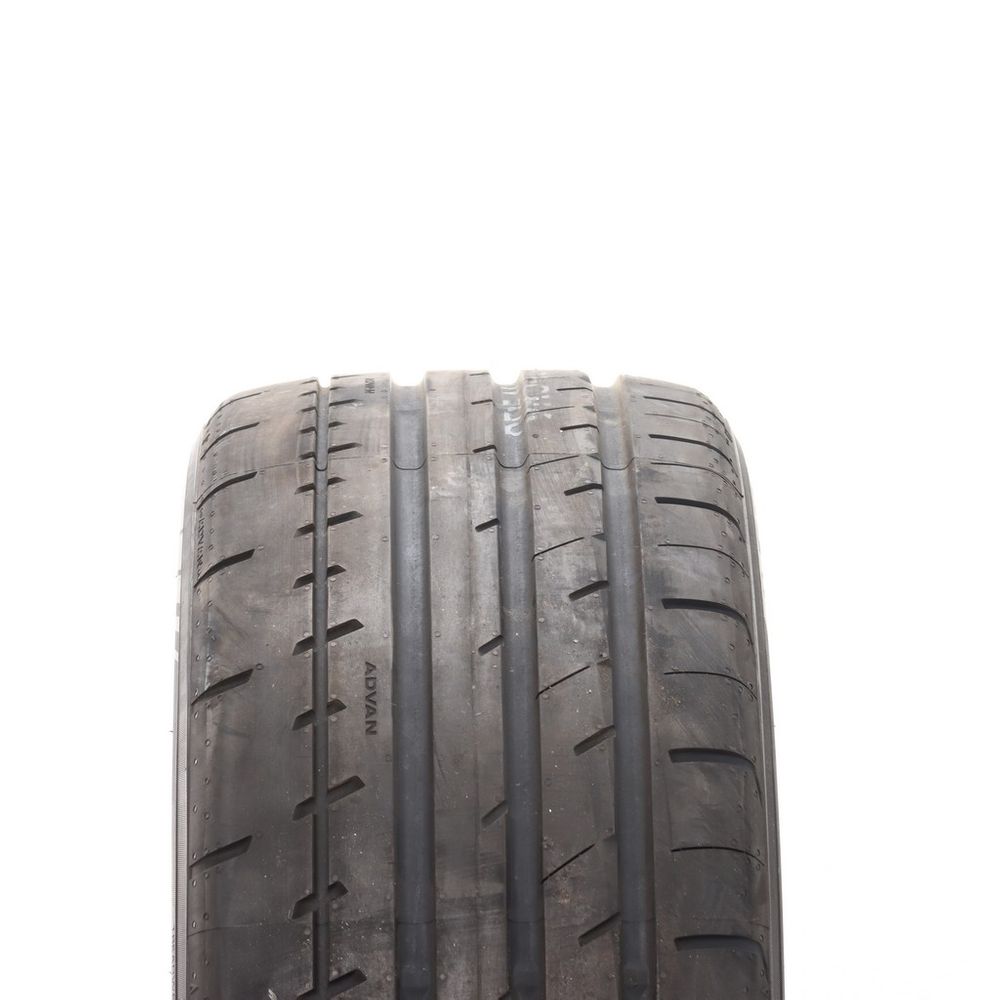 New 255/40R19 Yokohama Advan Apex V601 100Y - Image 2