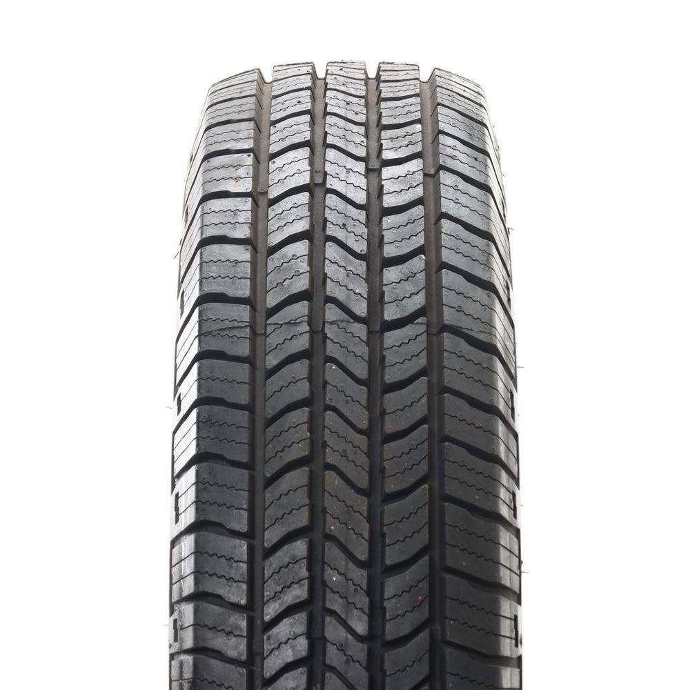 New LT 235/80R17 Starfire Solarus HT 120/117R E - Image 2