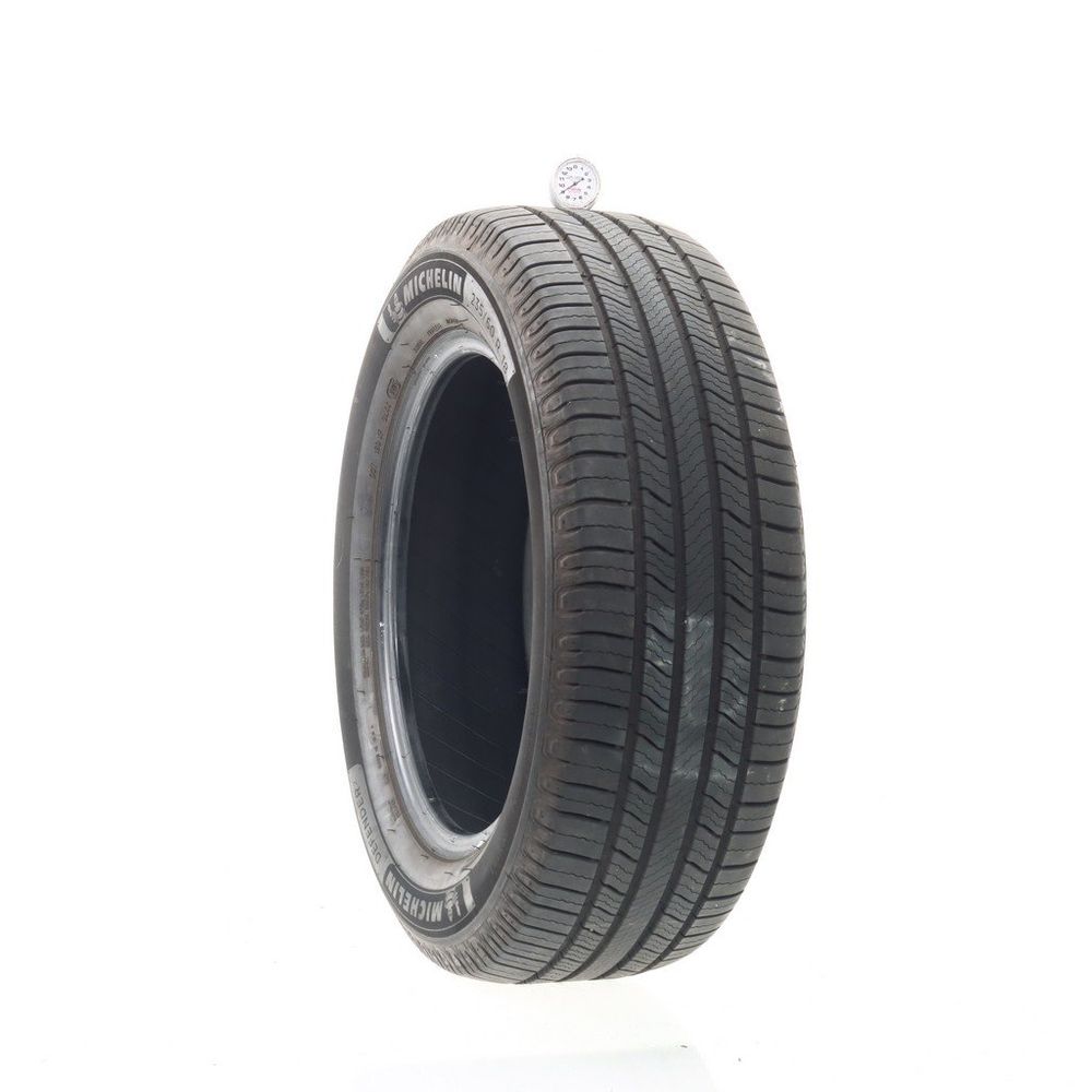 Set of (4) Used 235/60R18 Michelin Defender 2 107H - 9-10.5/32 - Image 1