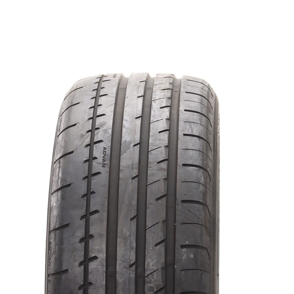 Set of (2) New 235/50R18 Yokohama Advan Apex V601 101Y - Image 2