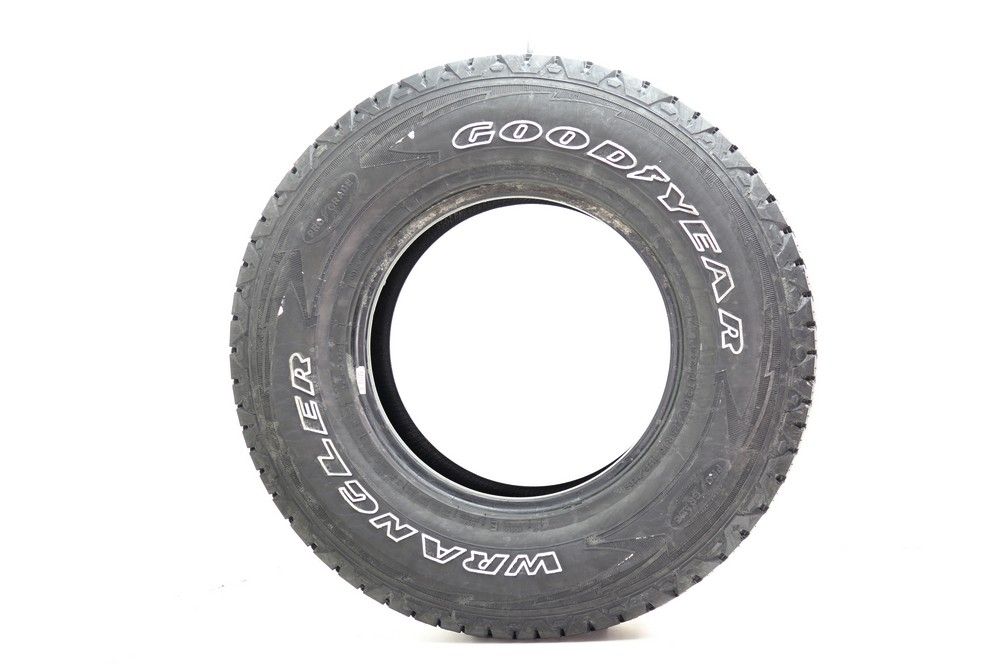 Used LT 265/75R16 Goodyear Wrangler Silent Armor Pro-Grade 123/120R E - 10.5/32 - Image 3