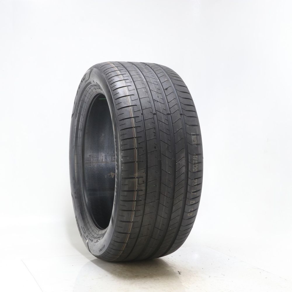 Set of (4) New 305/40R20 Pirelli P Zero pz4 Elect 112Y - Image 1