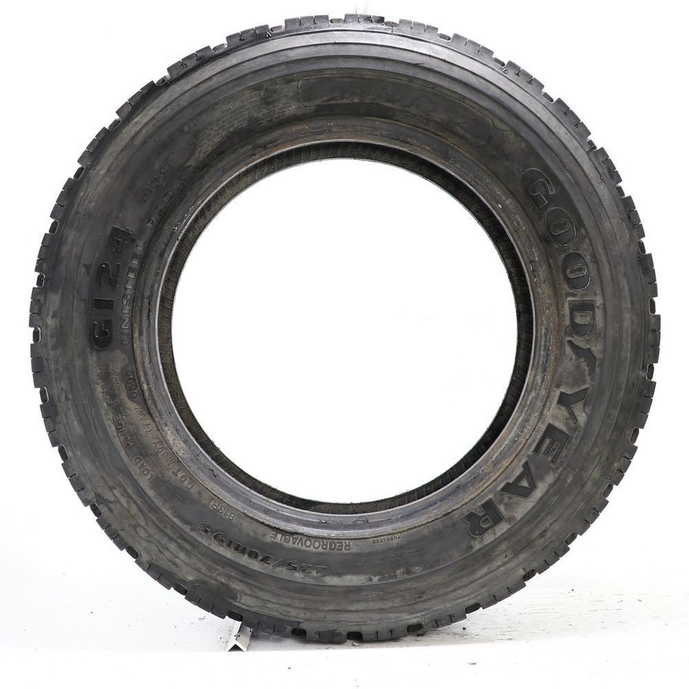 Used 225/70R19.5 Goodyear Unisteel G124 1N/A - 12.5/32 - Image 3
