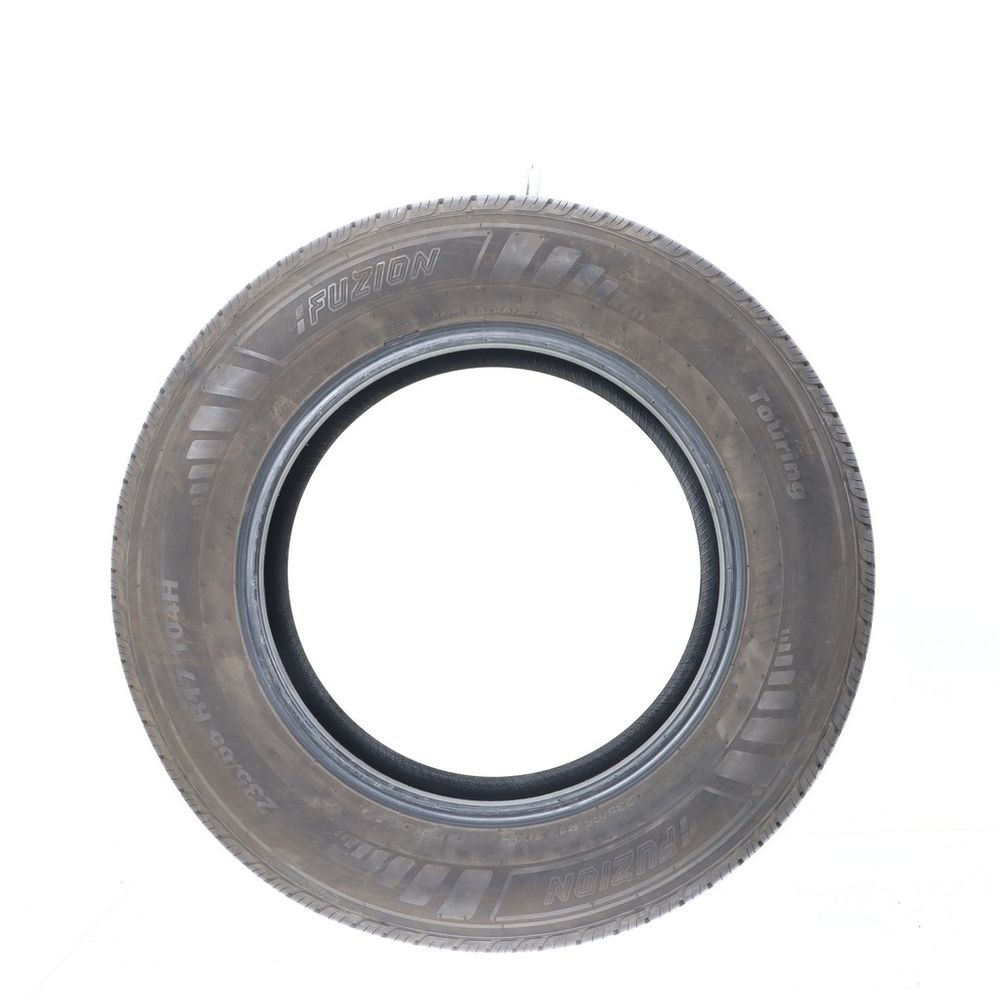 Used 235/65R17 Fuzion Touring 104H - 7/32 - Image 3