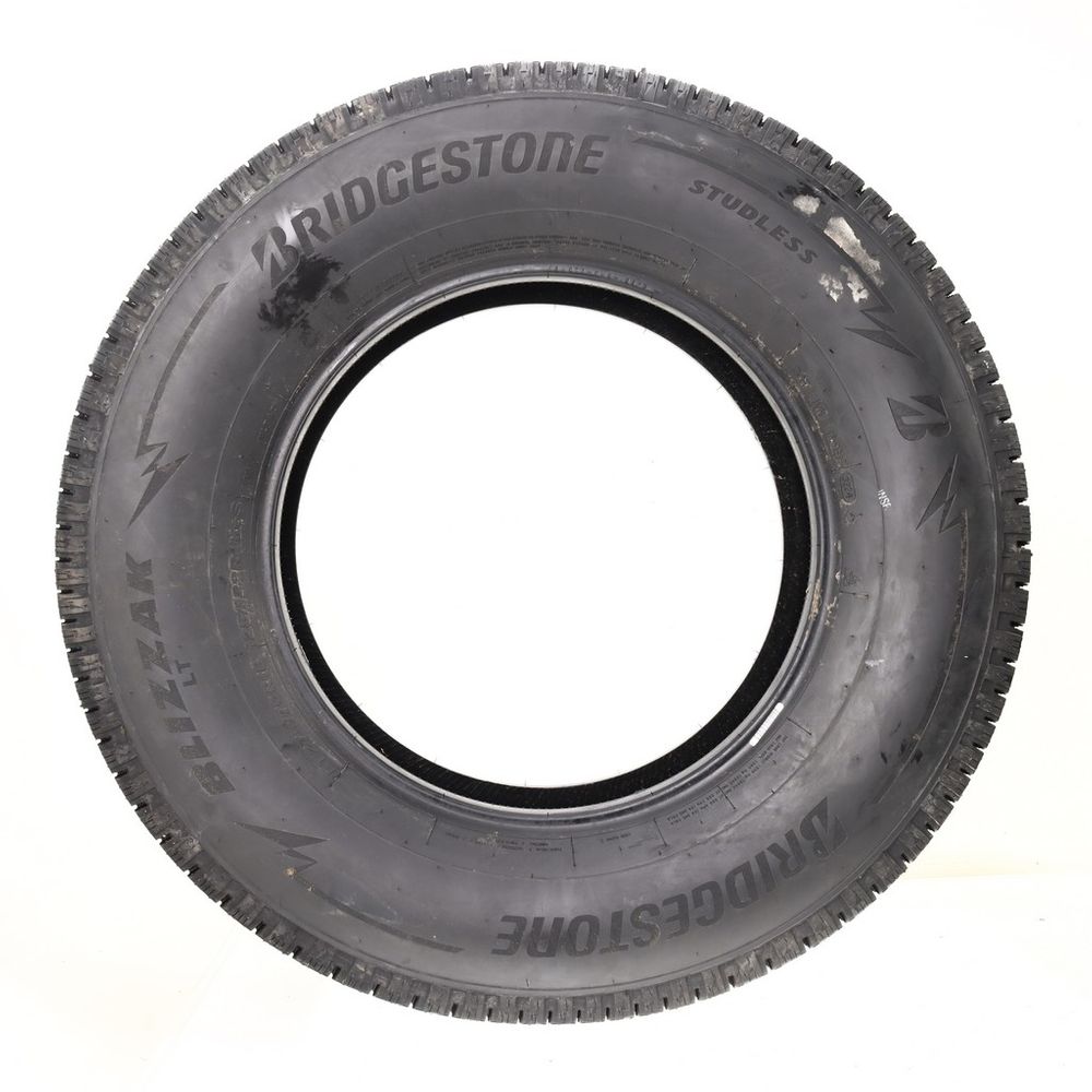 New LT 275/70R18 Bridgestone Blizzak LT 125/122R E - Image 3