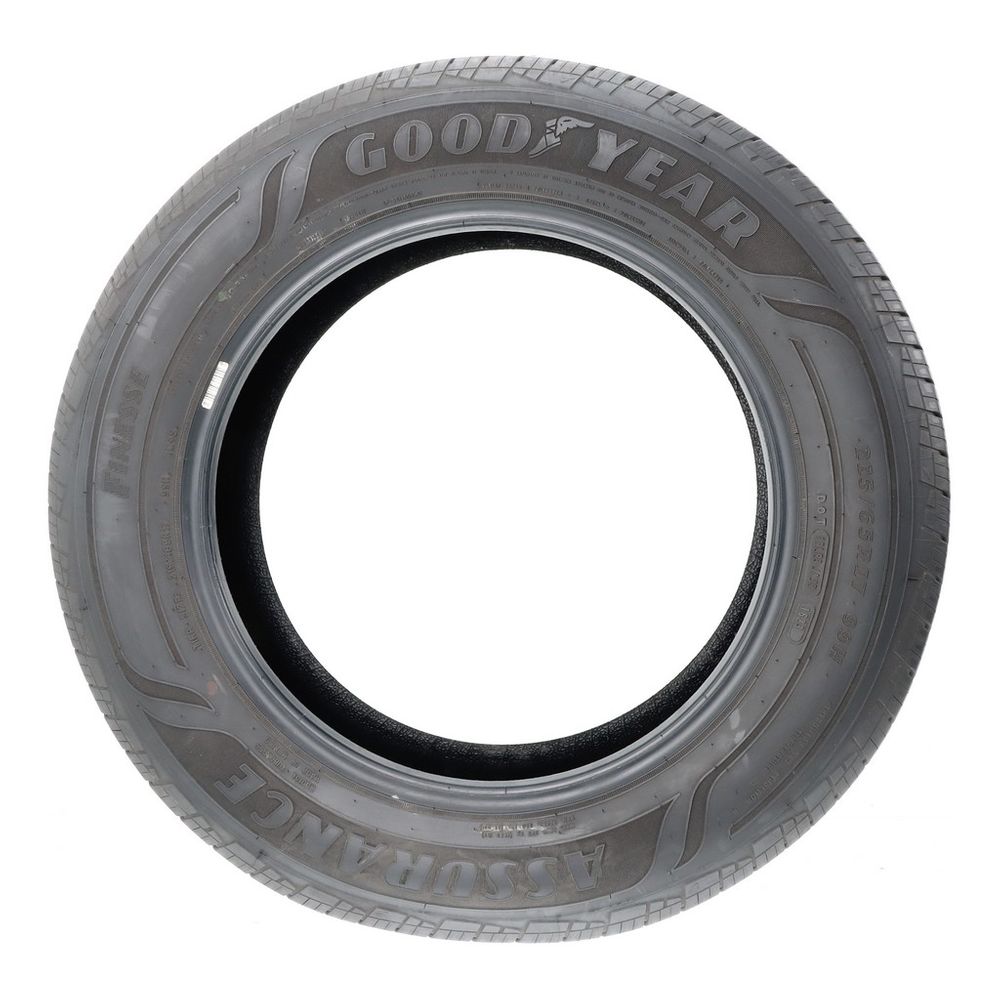 Set of (2) Used 215/65R17 Goodyear Assurance Finesse 99H - 7-8.5/32 - Image 6