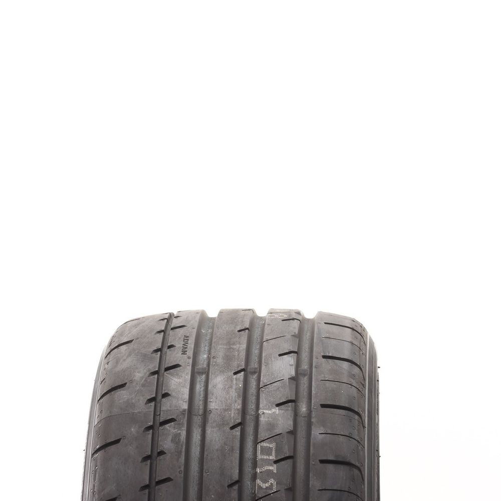 New 225/40R18 Yokohama Advan Apex V601 92Y | Utires