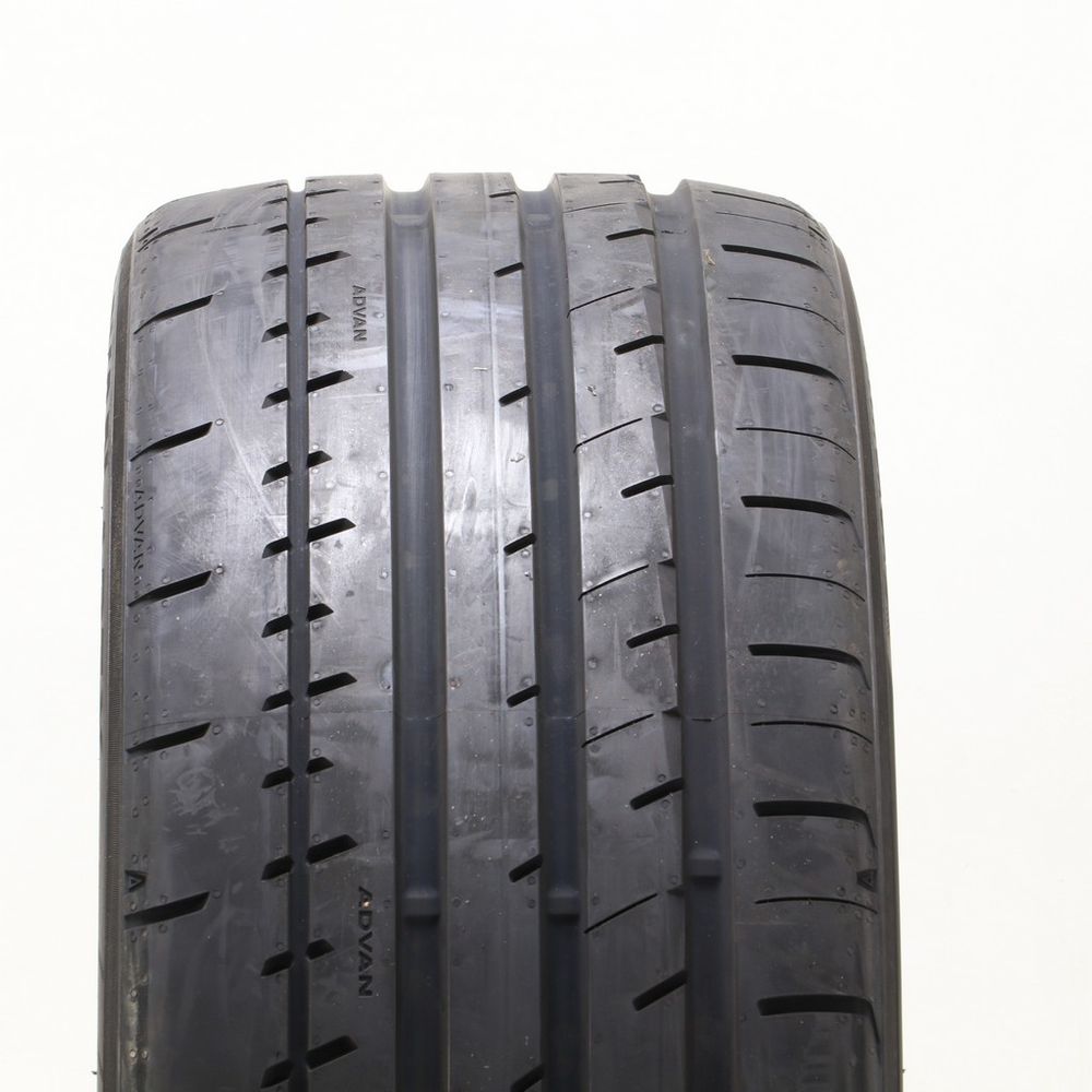Set of (4) New 275/35R19 Yokohama Advan Apex V601 100Y - 9/32 - Image 2