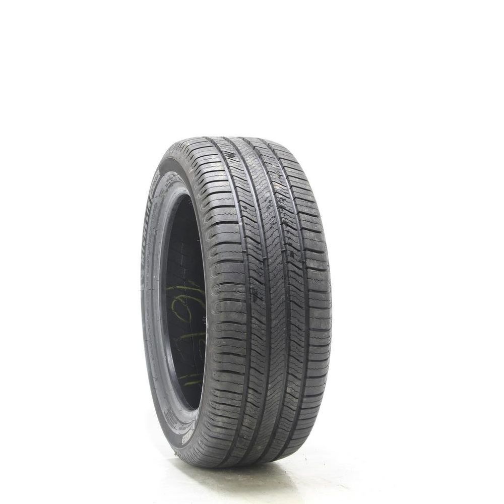 Set of (4) Driven Once 225/50R17 Michelin Defender 2 98H - 10.5/32 - Image 1