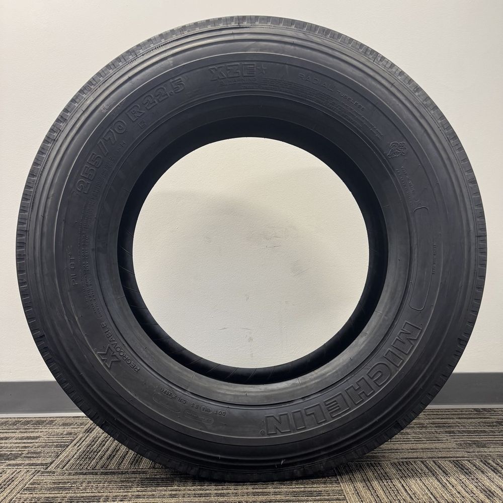 Set of (4) New 255/70R22.5 Michelin Pilot XZE Regroovable 1N/A - Image 3