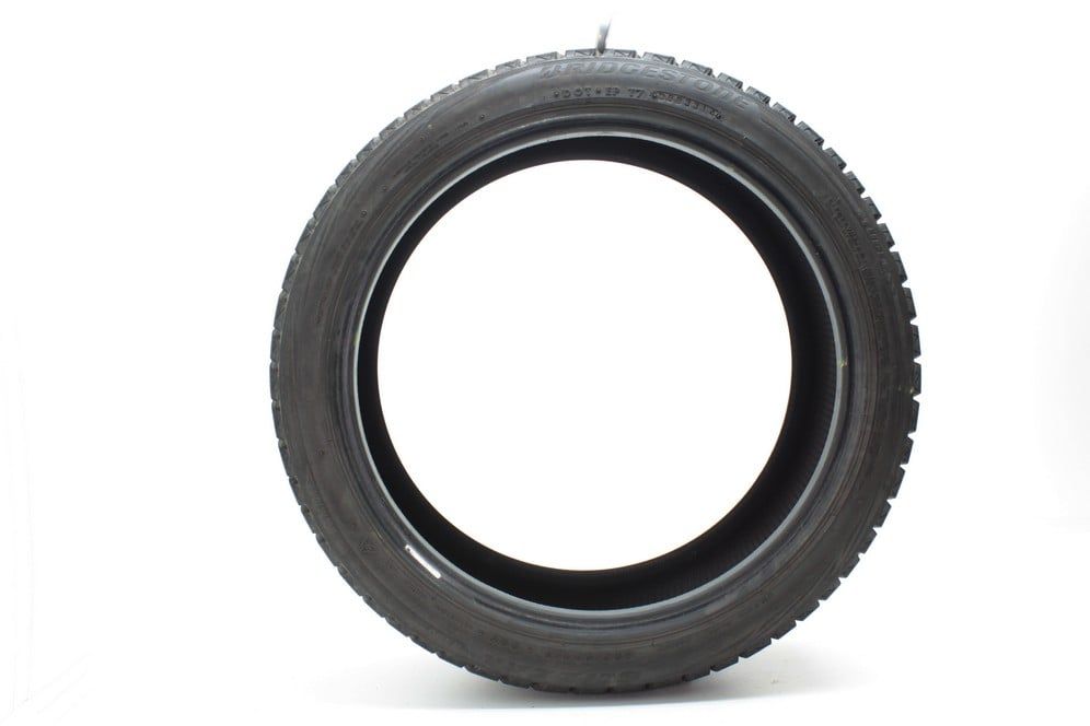 Used 225/40R18 Bridgestone Blizzak WS80 92H - 11/32 - Image 3