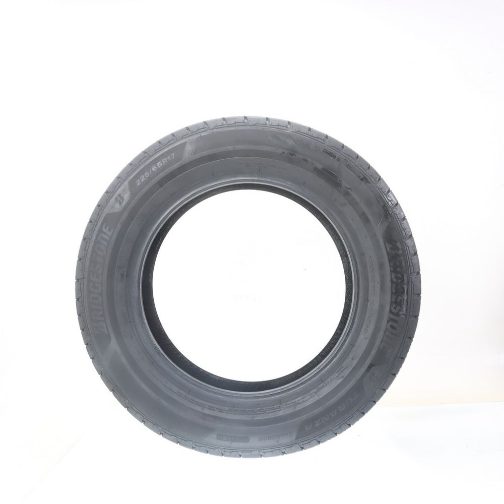 Set of (4) New 225/65R17 Bridgestone Turanza EverDrive ENLITEN 102H - Image 3