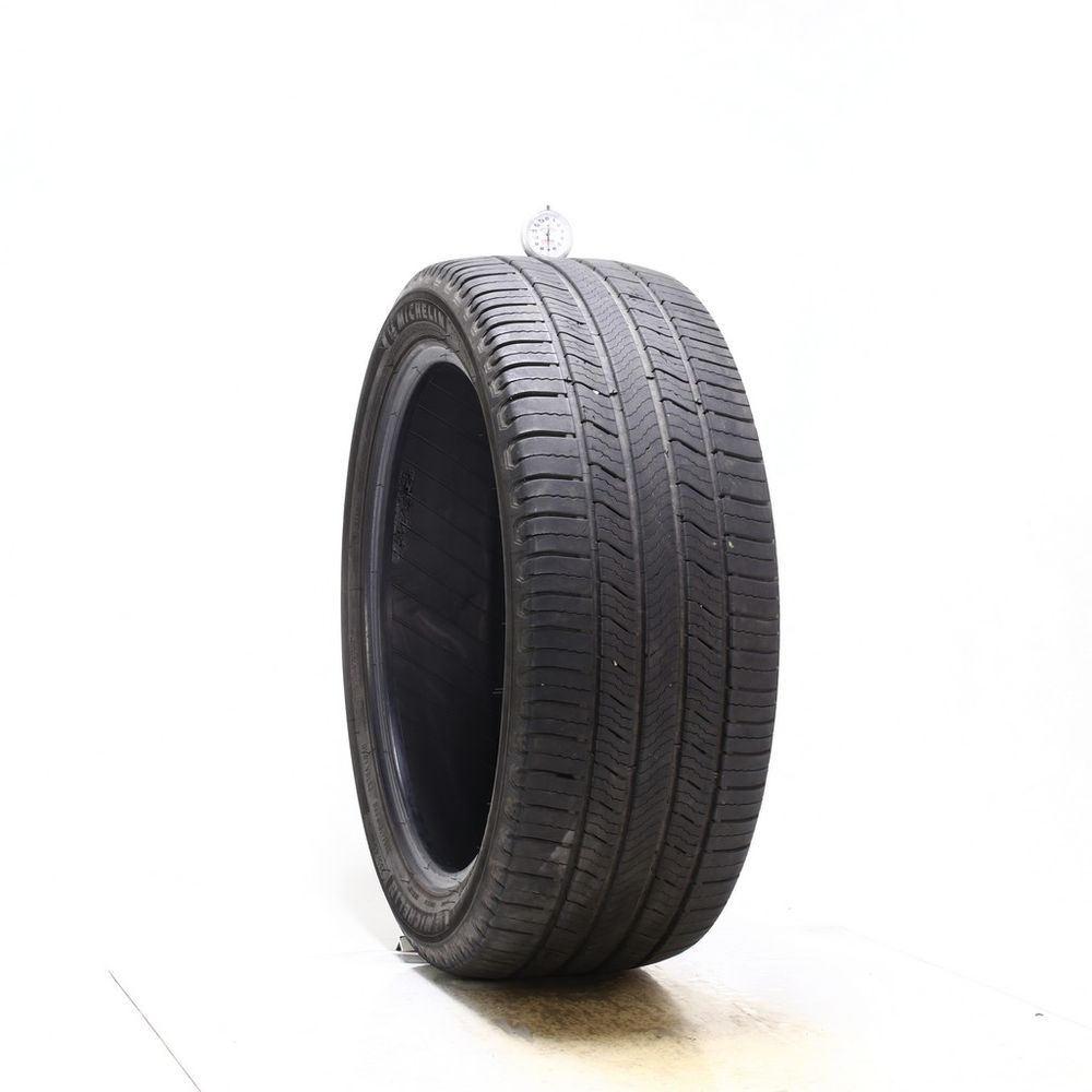 Used 235/45R19 Michelin Defender 2 99H - 7/32 - Image 1