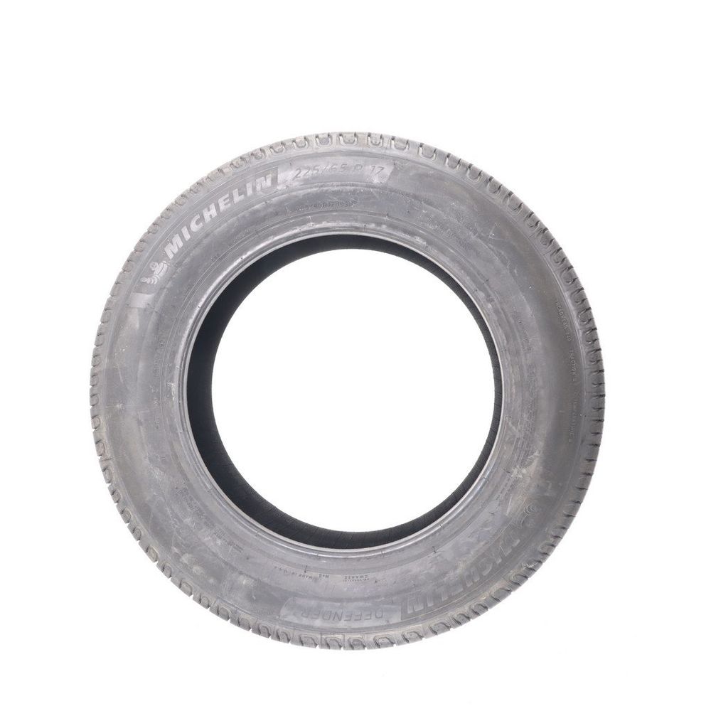 New 225/65R17 Michelin Defender 2 102H - Image 3