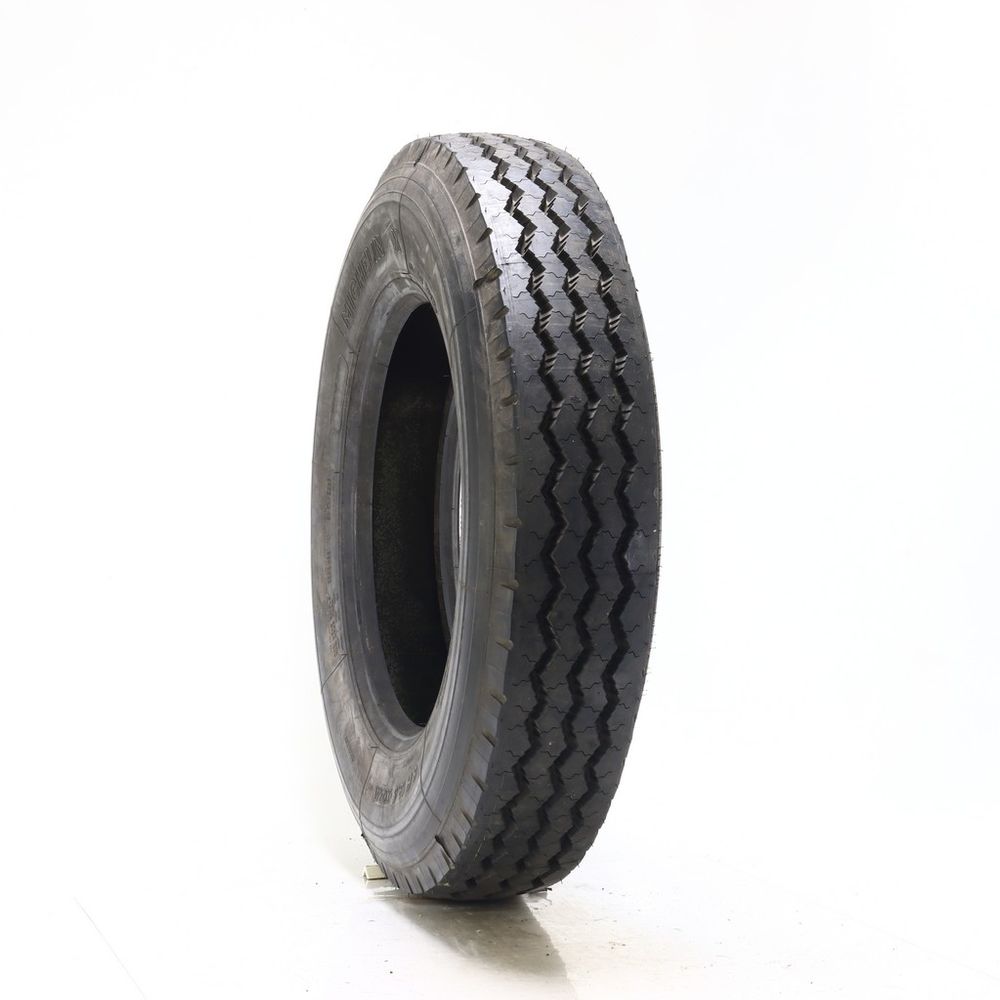 Used 8R19.5 Michelin XZA 1N/A - 15/32 - Image 1