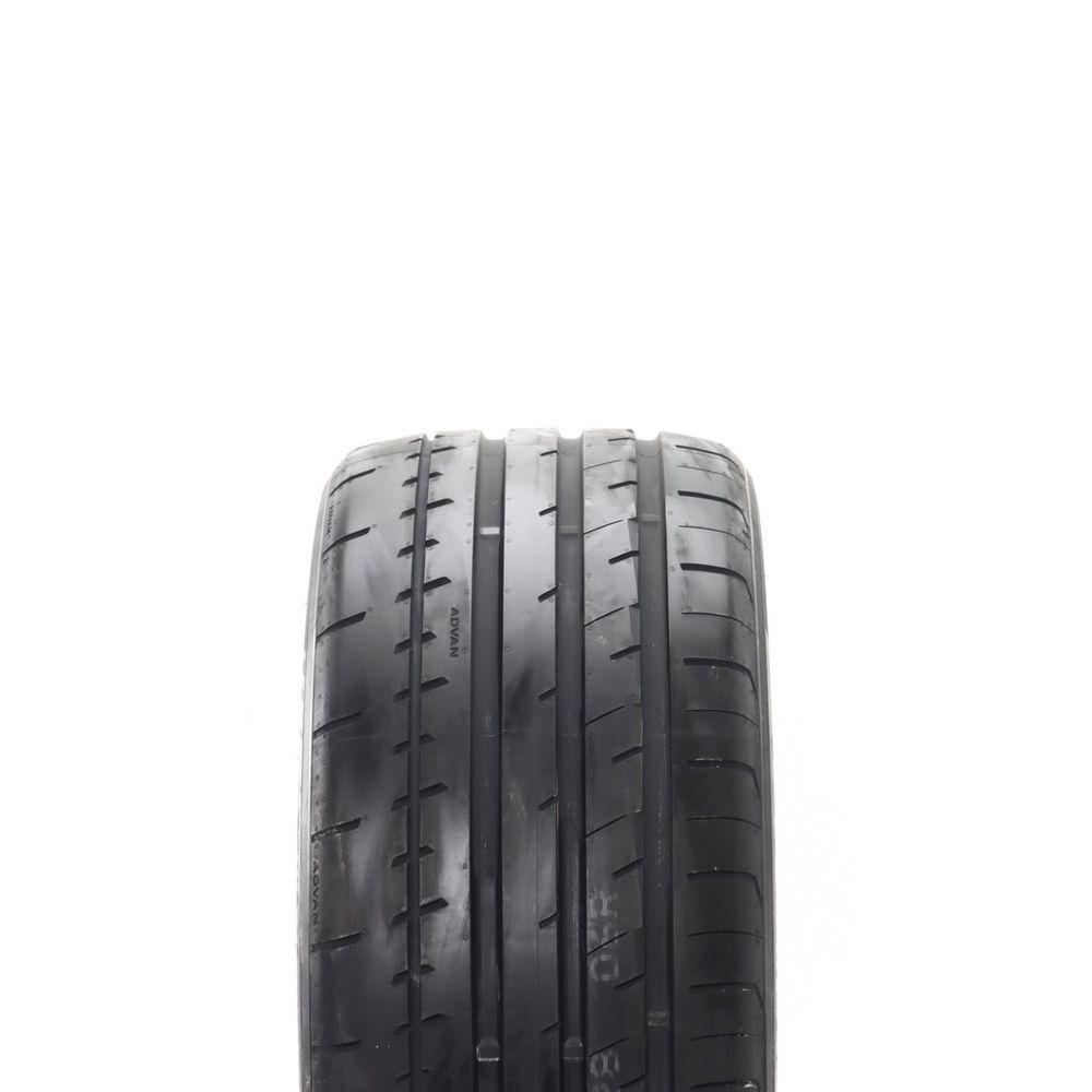 Set of (2) New 275/35R20 Yokohama Advan Apex V601 102Y - Image 2