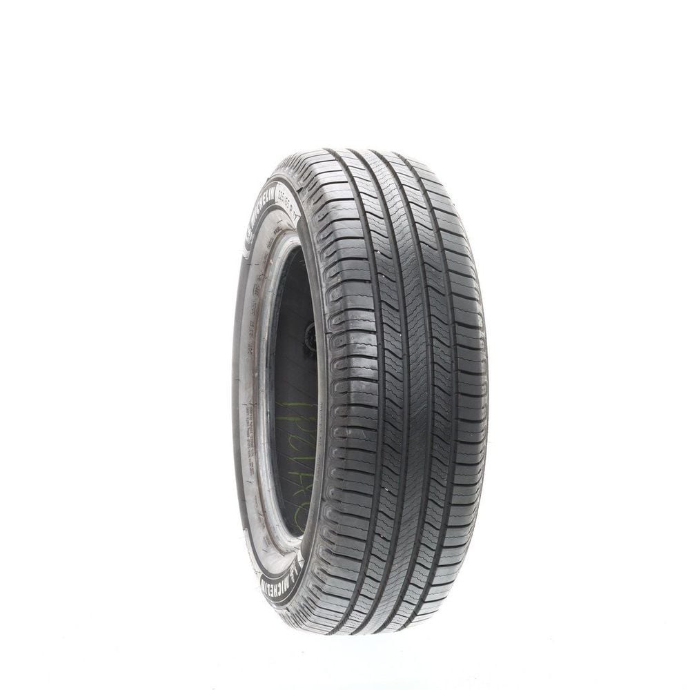 Set of (2) Driven Once 225/65R17 Michelin Defender 2 102H - 10-11/32 - Image 1