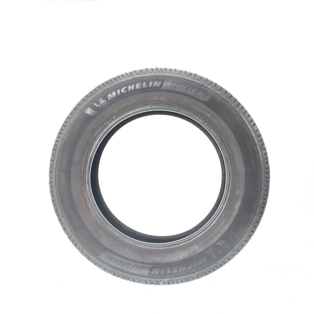 Set of (2) Driven Once 225/65R17 Michelin Defender 2 102H - 10-11/32 - Image 3