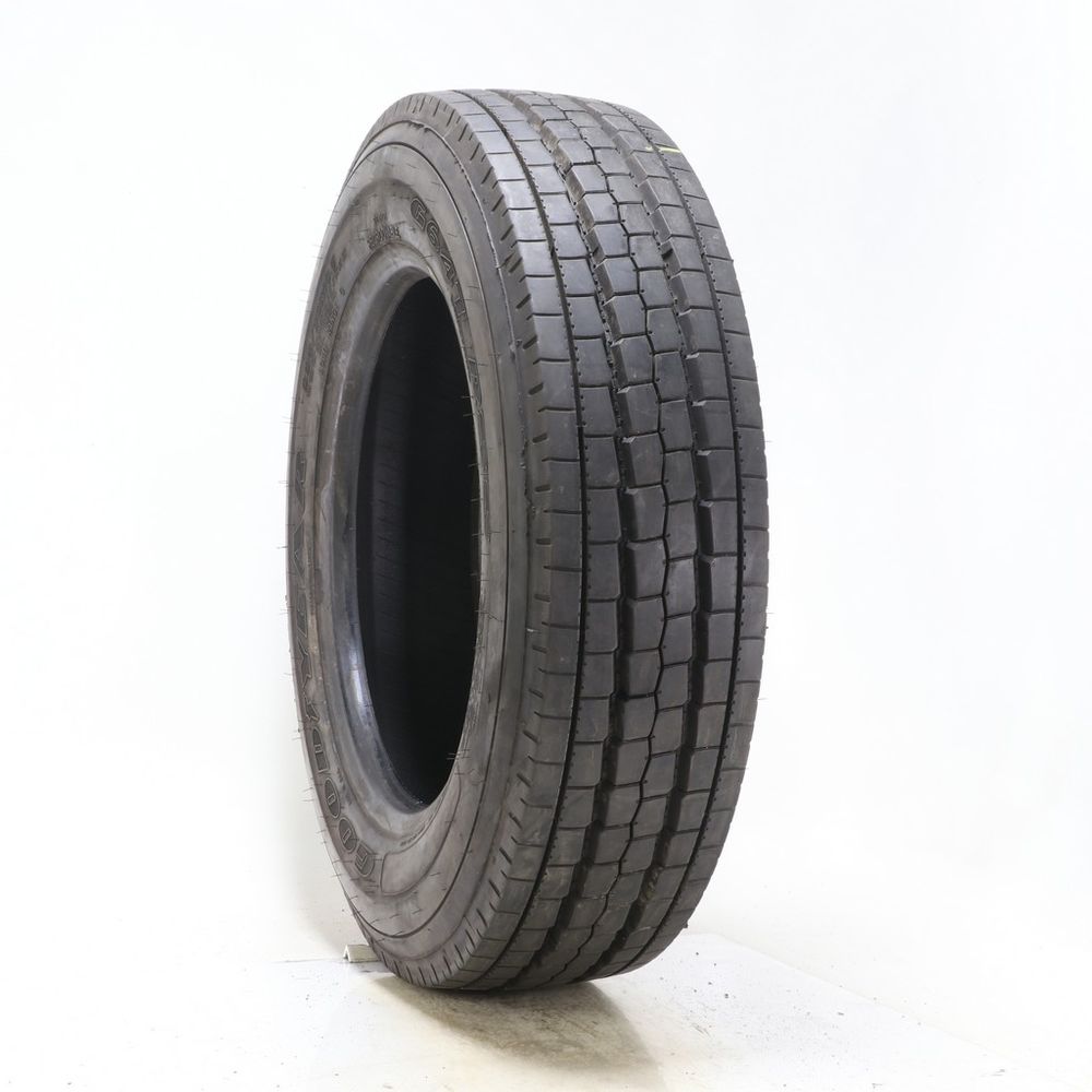 Used 225/70R19.5 Goodyear Unisteel G647 RSS 1N/A - 16.5/32 - Image 1