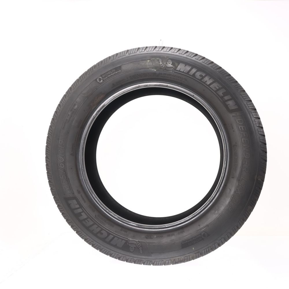 Set of (2) Used 255/60R19 Michelin Defender LTX M/S 109H - 8-9.5/32 - Image 3