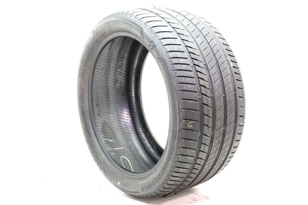 Set of (2) Used 315/35R21 Bridgestone Alenza 001 RFT 111Y - 7.5-8.5/32 - Image 4