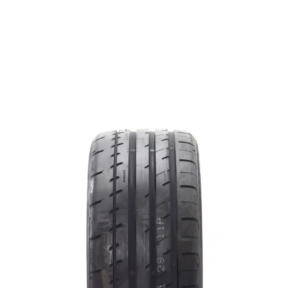 New 255/35R19 Yokohama Advan Apex V601 96Y - Image 2