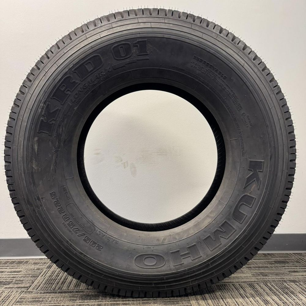 New 295/75R22.5 Kumho KRD01 144/141M - Image 3