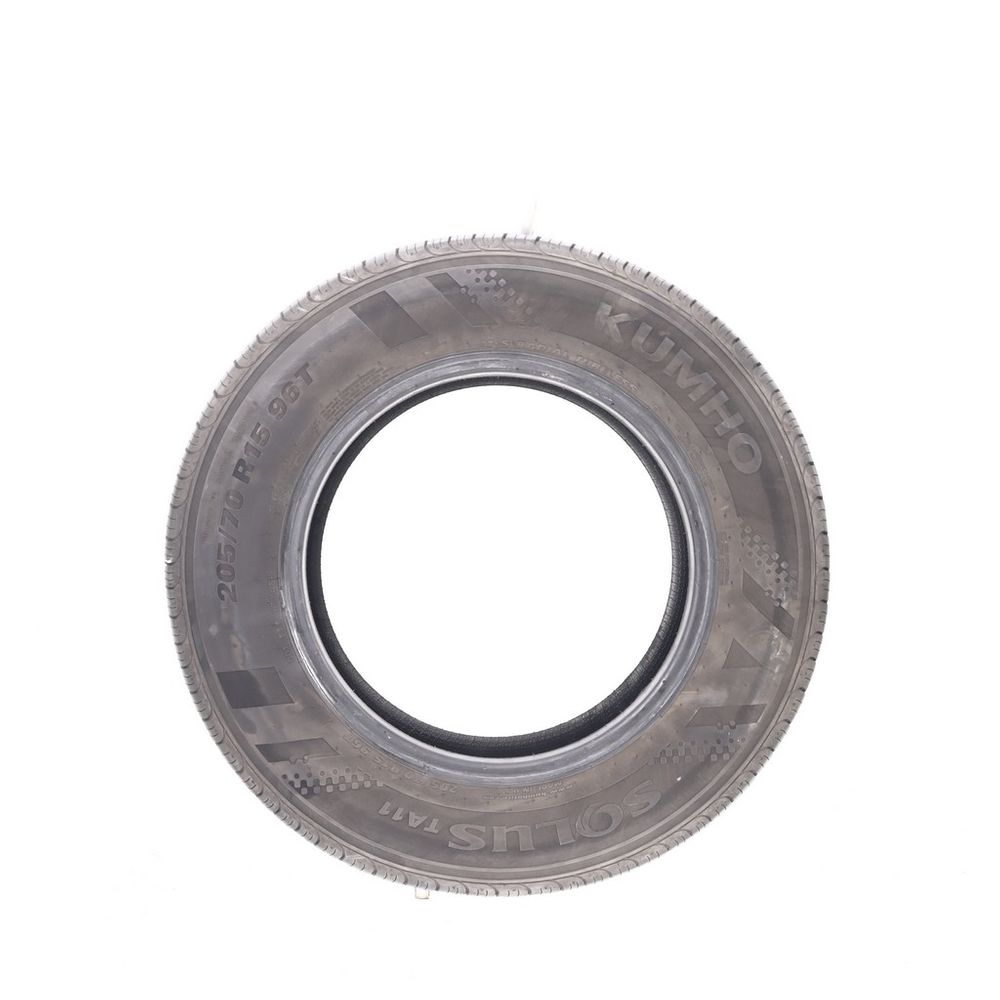 Used 205/70R15 Kumho Solus TA11 96T - 7.5/32 - Image 3