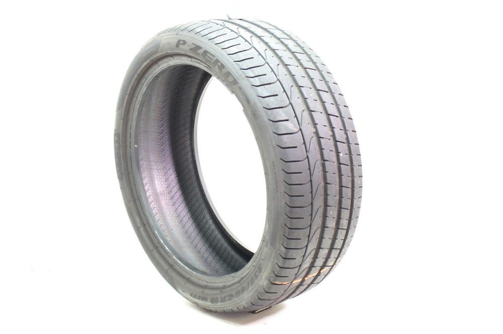 Used 235/40ZR19 Pirelli P Zero MO 92Y - 8.5/32 - Image 1