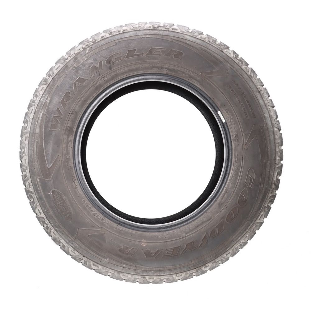 Set of (2) Used LT 275/70R18 Goodyear Wrangler All-Terrain Adventure Kevlar 125/122R E - 7.5-9/32 - Image 3