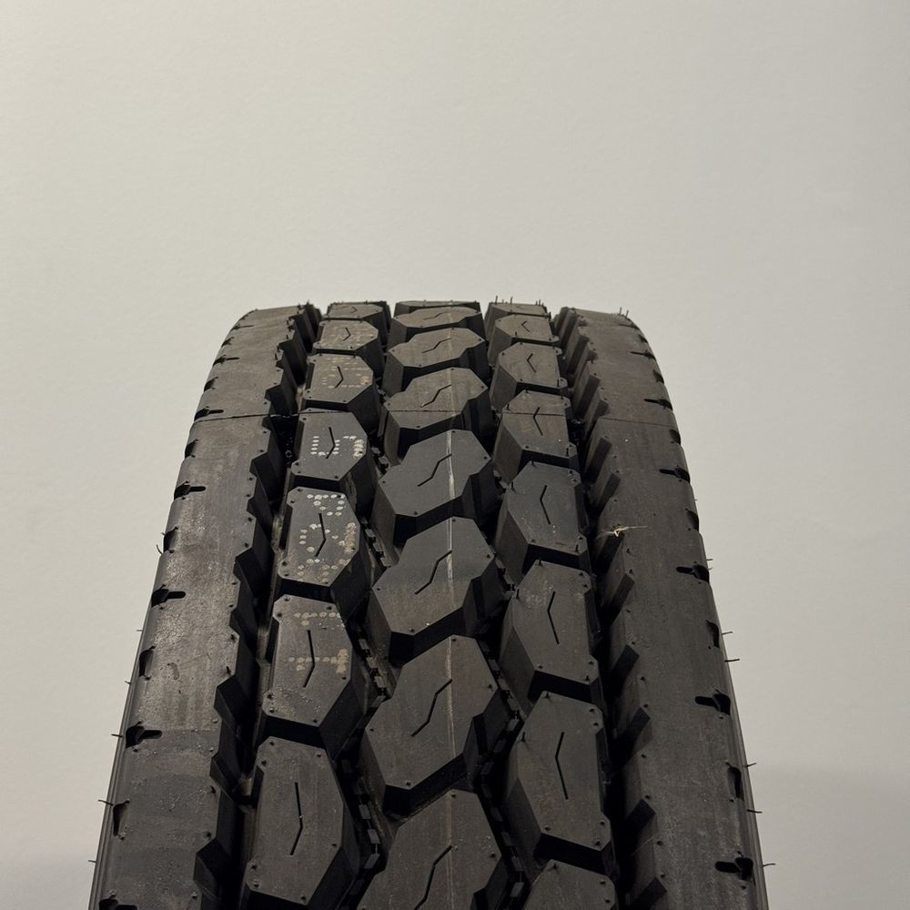 New 11R24.5 Cooper Roadmaster RM275 149/146L - Image 2