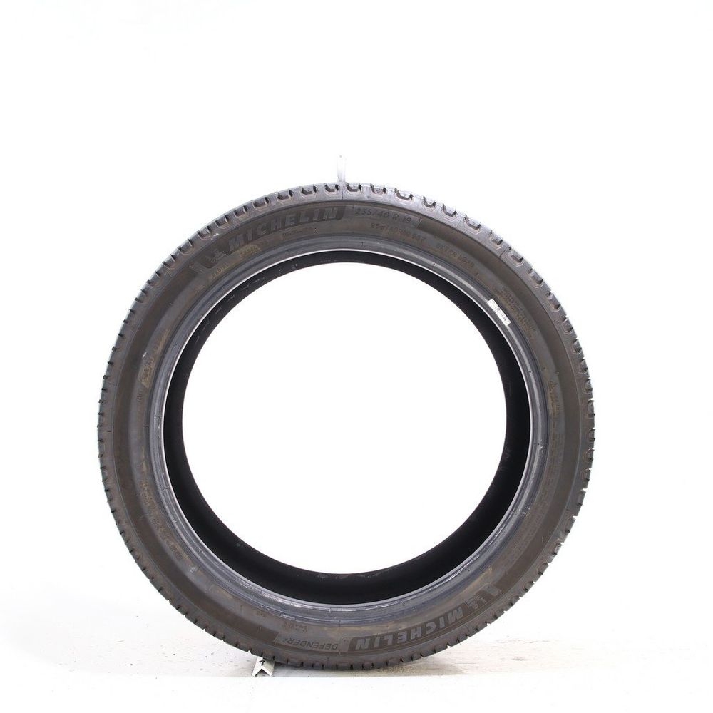 Set of (2) Used 235/40R19 Michelin Defender 2 96V - 9.5-10/32 - Image 3