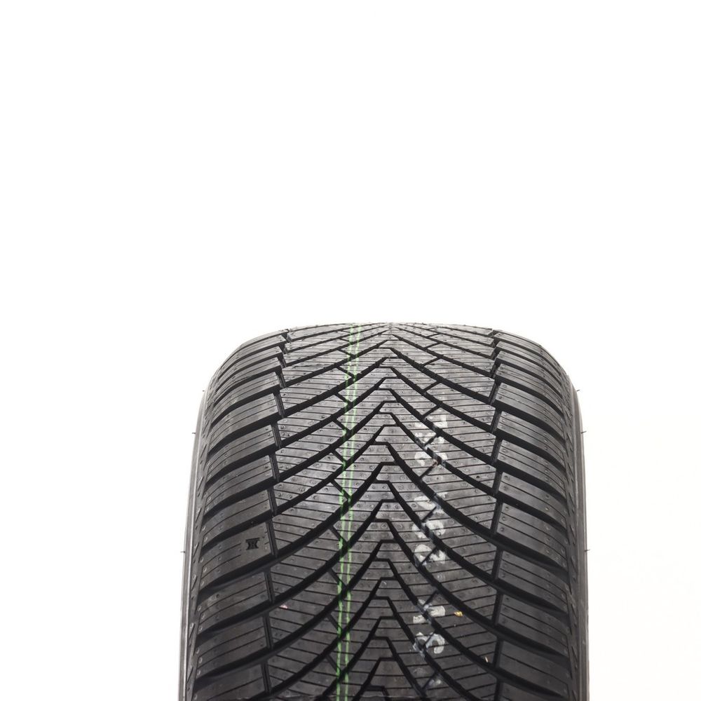 Set of (4) New 235/55R18 Kumho Solus 4S HA32 SUV 104V - Image 2