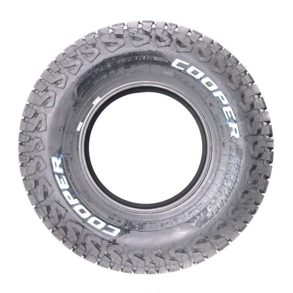New LT 285/75R16 Cooper Discoverer Stronghold AT 126/123R E - Image 3