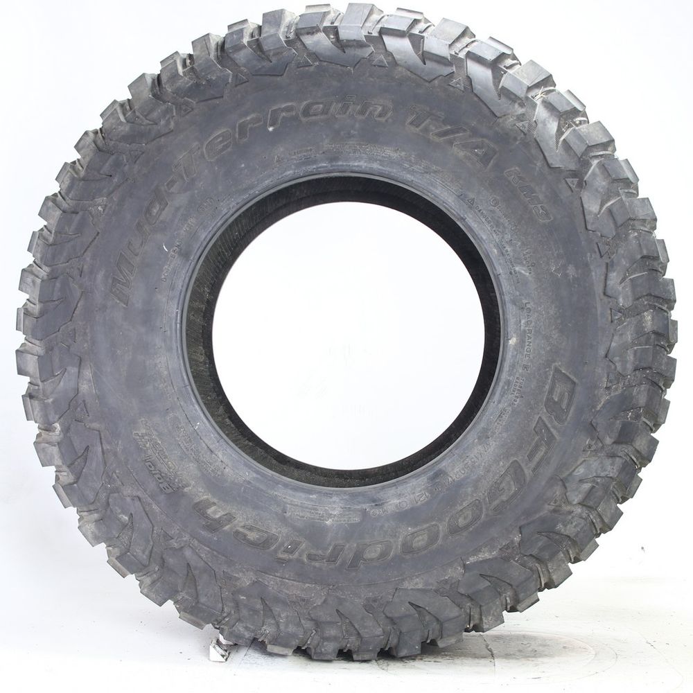 Used LT 37X13.5R17 BFGoodrich Mud-Terrain T/A KM3 121Q - 20/32 - Image 3