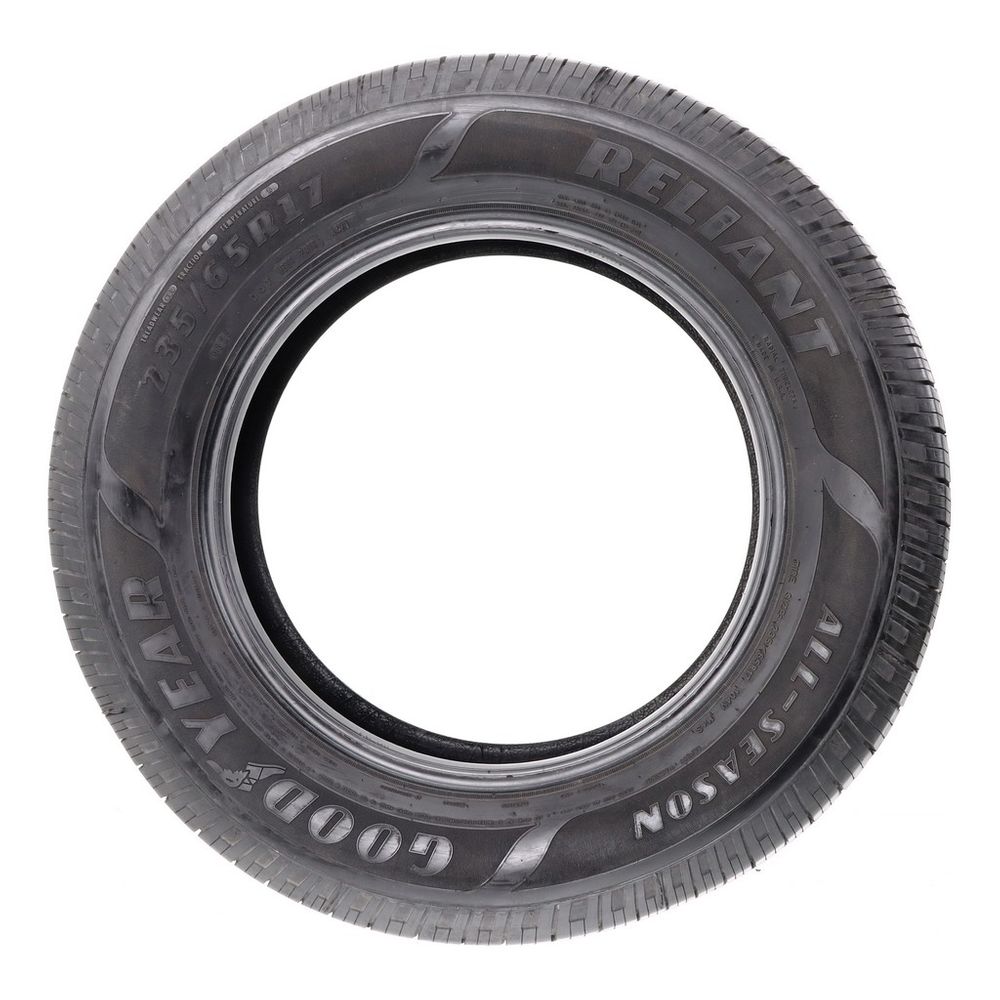 Used 235/65R17 Goodyear Reliant All-season 104V - 6.5/32 - Image 3