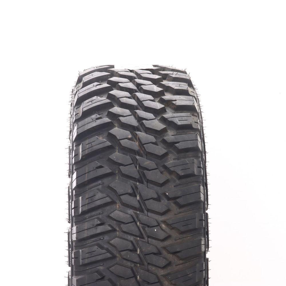 New LT 35X12.5R17 Kanati Mud Hog M/T 121Q E - Image 2