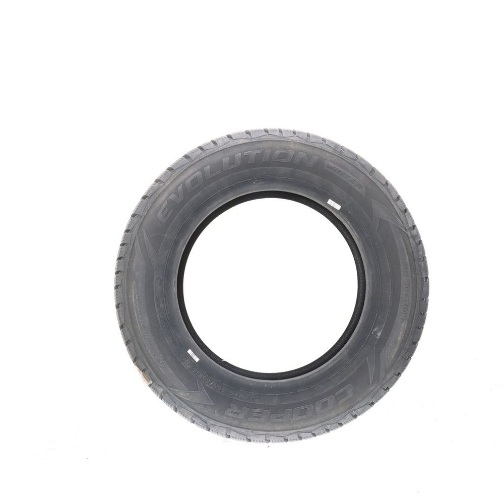 New 205/65R16 Cooper Evolution Winter 95T - Image 3
